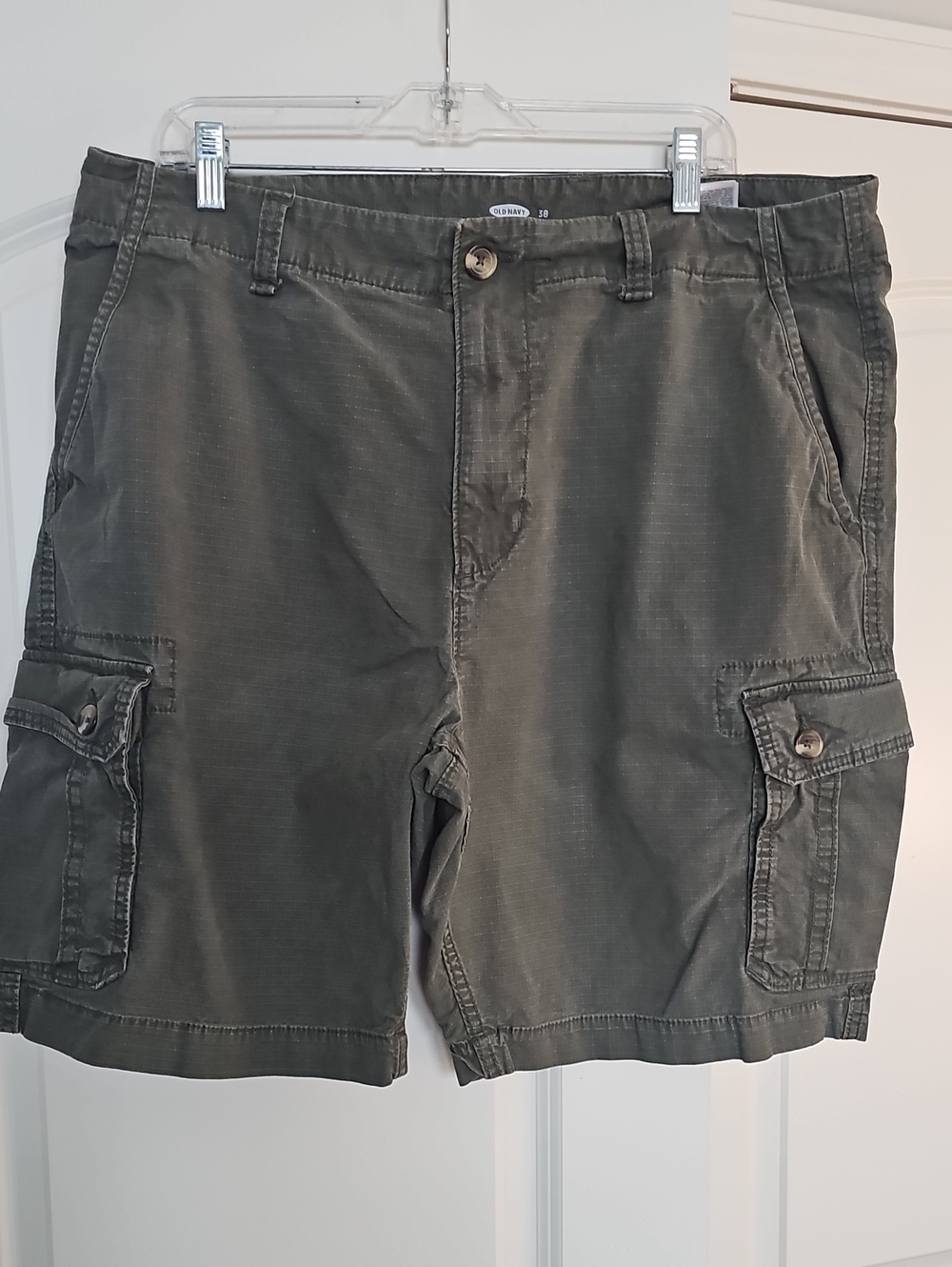 Old Navy Men's Olive Cargo Shorts